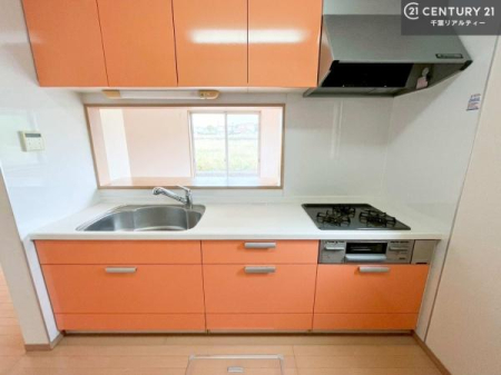 �L�b�`�� ��Ƃ����₷���V�X�e���L�b�`���ł��I���[����������t���Ă���̂ŁA�����X�y�[�X�ɕ���u���Ȃ��čςނ̂ŁA�L�X�g���āA���K�ɍ�Ƃ��ł��܂��I