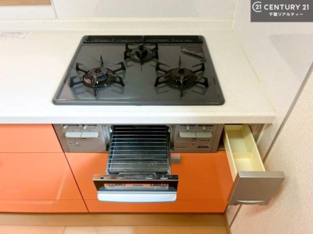 �L�b�`�� �R�����͎O������̂ł������̓����i�s���ł��܂��B
�������O�����t���ł��B�����X�y�[�X���L�X���Ă���׍�Ƃ����₷���I�g�����肪�ǂ��V�X�e���L�b�`���ł��I