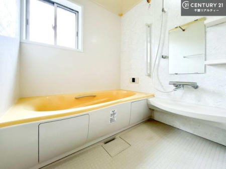 ���� �L�X�o�X�ň���̔������t���b�V���B�����L�΂���̂ŁA�����ɂ��������ƐZ����܂��ˁI�����̃o�X�^�C�����y���݂ɂȂ�܂��B