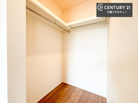 ���[ �E�H�[�N�C���N���[�[�b�g�t���ł��B��������̂��m���Ȃǂ����[���Ă��������ł��ˁI���ɂ���@�������ȂǋG�ߕ��̑傫�ȉƓd�����[�ł��܂��B