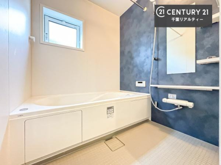 ���� �������������l�̕��͋C�̃o�X���[���́A�����o�Ă��ăo�X�^�C�����[���I
���d���撣���Ă��邲�J���ɂ��D�݂̍���̓����܂����āA�y����ł݂Ă͂������ł��傤���H