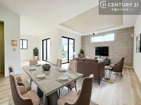 ���r���O �Ƌ��CG�p�[�X�ł��B�傫�ȑ����炽���Ղ�̗z���������閾�邢���r���O�B�J�����̂��郊�r���O�ŉƑ��c���̂��났�̎��Ԃ��߂����܂��I