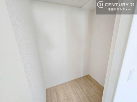 ���[ �E�H�[�N�C���N���[�[�b�g�t���ł��B��������̂��m���Ȃǂ����[���Ă��������ł��ˁI���ɂ���@�������ȂǋG�ߕ��̑傫�ȉƓd�����[�ł��܂��I