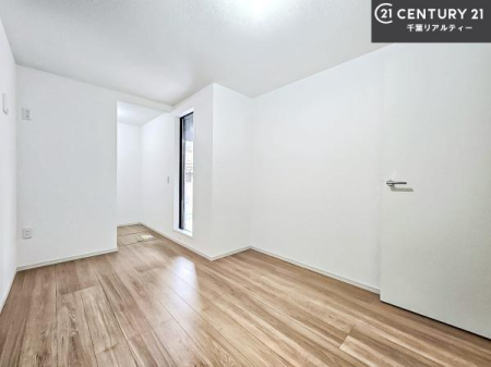 ���r���O�ȊO�̋��� ���[�X�y�[�X�����Ă��܂��I�������X�b�L�����ڂ��鎖���ł��܂��ˁB
�Ƌ��I�΂Ȃ��V���v���ȃf�U�C���ׁ̈A�Ƌ��I�΂����C�ɓ���̋�ԍ�肪�ł������ł��ˁB