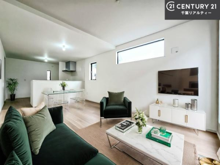 ���r���O �Ƌ��CG�p�[�X�ł��B�J�����̂���L�XLDK�I�\�t�@�[��_�C�j���O�e�[�u����u���Ă������ɂȂ�Ȃ��̂ŉ��K�ɉ߂����܂��I