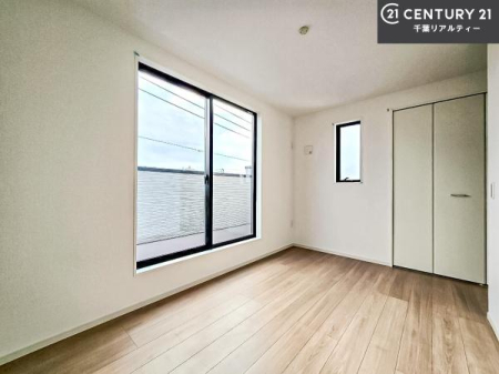 �Q�� �D���������������ޗm���́A���̖ڊo�߂��C�������ǂ������ł��ˁB���������Ԃ��������Ɖ߂������Ƃ��ł��܂��B�D�����F�����̃t���[�����O���ǂ�ȉƋ�ɂ��}�b�`���܂��I