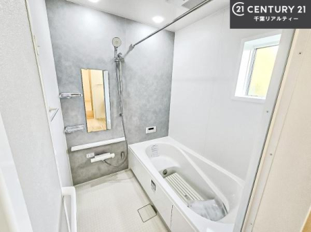 ���� �������������l�̕��͋C�̃o�X���[���́A�����o�Ă��ăo�X�^�C�����[���I
���d���撣���Ă��邲�J���ɂ��D�݂̓����̓����܂����āA�y����ł݂Ă͂������ł��傤���H