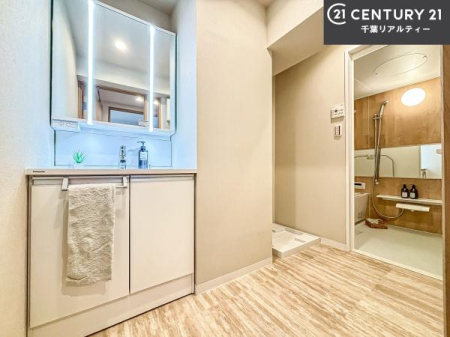 ���ʑ�E���ʏ� �O�ʋ��d�l�̐��ʏ��́A�g�����Ȃ݂����₷������I���͎��[�ɂȂ��Ă��܂��B�h���C���[�₨���ϓ����Еt������̂Ő��ʑ������X�b�L���ƌ����邱�Ƃ��o���܂��I