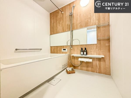 ���� �������������l�̕��͋C�̃o�X���[���́A�����o�Ă��ăo�X�^�C�����[���I
���d���撣���Ă��邲�J���ɂ��D�݂̓����̓����܂����āA�y����ł݂Ă͂������ł��傤���H