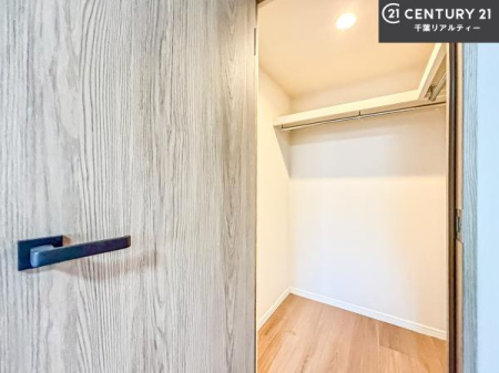 ���[ �E�H�[�N�C���N���[�[�b�g�t���ł��B��������̂��m���Ȃǂ����[���Ă��������ł��ˁI���ɂ���@�������ȂǋG�ߕ��̑傫�ȉƓd�����[�ł��܂��B