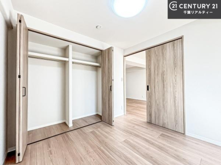 ���r���O�ȊO�̋��� �V���v���Ƀf�U�C������Ă��邽�߁A�Ƌ��I�т܂���I
���C�ɓ���̉Ƌ��u���Ă��낰���Ԃ���邱�Ƃ��ł��܂��B