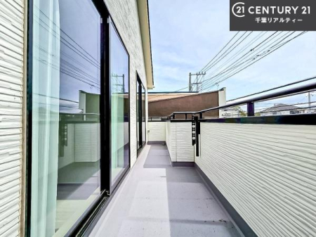 �o���R�j�[ �z������̗ǂ��o���R�j�[�ŁA�����󕨂��悭���������ł��ˁI
���V�C�̗ǂ����ɂ̓o���R�j�[�֏o�ă��t���b�V������̂��C�����悳�����ł��B