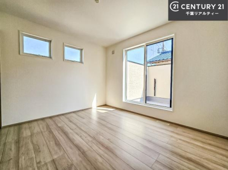 �m�� �o���R�j�[�ɖʂ��Ă���m���ł��B���邭�����肪����A���C����������ł��܂��I���N���āA�O�ɏo�Ĕw�L�т����[�ċz�����ǂ������}������邱�Ƃ��o�������ł��ˁI