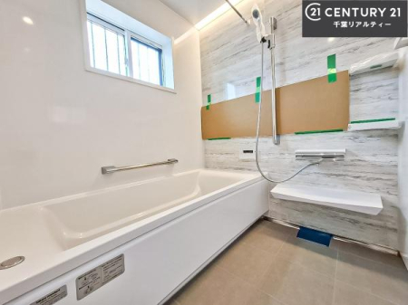 ���� �������������l�̕��͋C�̃o�X���[���́A�����o�Ă��ăo�X�^�C�����[���I
���d���撣���Ă��邲�J���ɂ��D�݂̓����̓����܂����āA�y����ł݂Ă͂������ł��傤���H
