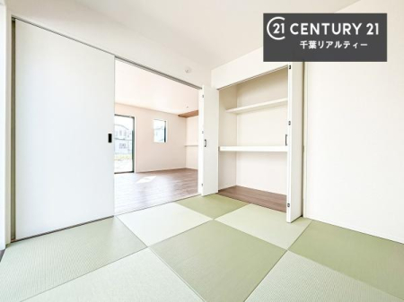 �a�� ���r���O�Ɨאڂ��Ă���a���ł��I�q�ԂƂ��Ă͂������A�Ǝ��̋x�e�X�y�[�X�Ƃ��Ďg�p����̂������ł��ˁI