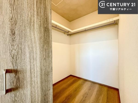 ���[ �E�H�[�N�C���N���[�[�b�g�t���ł��B��������̂��m���Ȃǂ����[���Ă��������ł��ˁI���ɂ���@�������ȂǋG�ߕ��̑傫�ȉƓd�����[�ł��܂��B