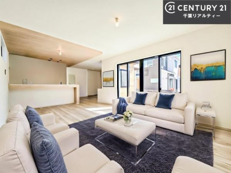 ���r���O �Ƌ��CG�p�[�X�ł��B�J�����̂���L�XLDK�I�\�t�@�[��_�C�j���O�e�[�u����u���Ă������ɂȂ�Ȃ��̂ŉ��K�ɉ߂����܂��I�R�~���j�P�[�V���������₷�����r���O�ł��I