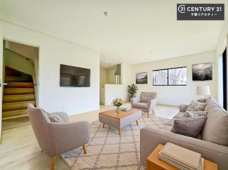 ���r���O �Ƌ��CG�p�[�X�ł��B�傫�ȑ����炽���Ղ�̗z���������閾�邢���r���O�B�J�����̂��郊�r���O�ŉƑ��c���̂��났�̎��Ԃ��߂����܂��I