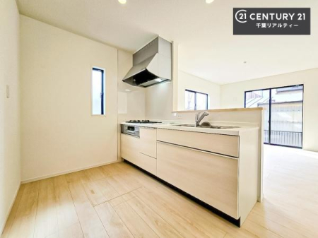 �L�b�`�� ��Ƃ����₷���V�X�e���L�b�`���ł��I���[����������t���Ă���̂ŁA�����X�y�[�X�ɕ���u���Ȃ��čςނ̂ŁA�L�X�g���āA���K�ɍ�Ƃ��ł��܂��I