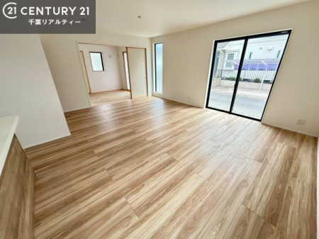 ���r���O �傫�ȑ����炽���Ղ�̗z���������閾�邢���r���O�B�J�����̂��郊�r���O�ŉƑ��c���̂��났�̎��Ԃ��߂����܂��I