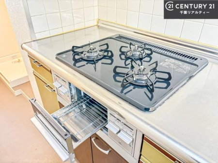 �L�b�`�� �R�����͎O������̂ł������̓����i�s���ł��܂��B
�������O�����t���ł��B�����X�y�[�X���L�X���Ă���׍�Ƃ����₷���I�g�����肪�ǂ��V�X�e���L�b�`���ł��I