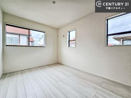 ���r���O�ȊO�̋��� �V���v���Ƀf�U�C������Ă��邽�߁A�Ƌ��I�т܂���I
���C�ɓ���̉Ƌ��u���Ă��낰���Ԃ���邱�Ƃ��ł��܂��B