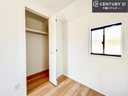 ���[ �����Ղ�̎��[�X�y�[�X�ŁA��炵���������萮���Z�܂��B�Ƒ��̉ו������ꂢ�ɕЕt���A���������K�ɉ߂����܂��B