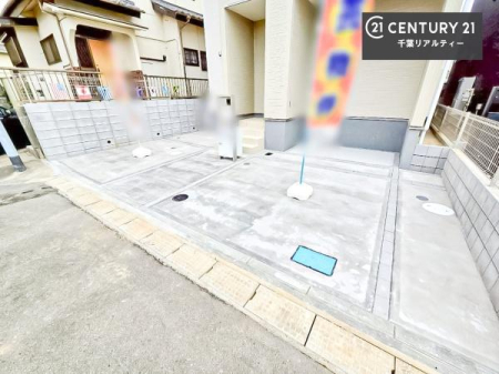 ���ԏ� ���ԃX�y�[�X��2�䕪����܂��I�Z�J���h�J�[�͂������A�o�C�N�⎩�]�ԂȂǂ��u���ꏊ�ɍ���܂���B