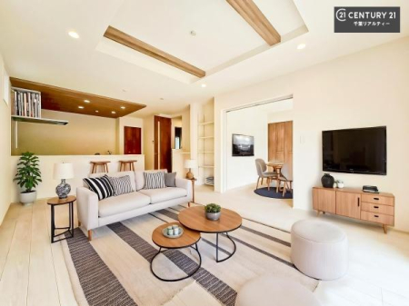 ���r���O �Ƌ�́ACG�p�[�X�ł��B��؂ȉƑ����W�܂邩�炱��LDK�ɂ͂�����肽���B
�q�����������C�ɏ΂��Ȃ��瑖�����Ă���p�����������u�L���Ƃɂ��ėǂ������v�Ǝv���u�Ԃł��B