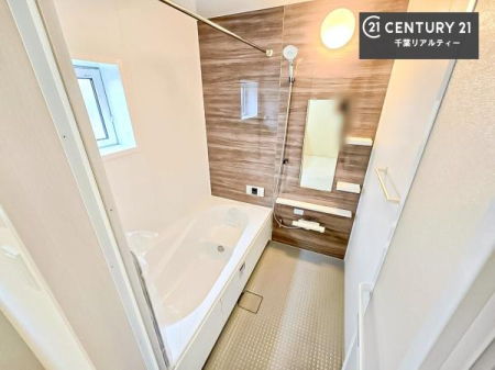 ���� �������������l�̕��͋C�̃o�X���[���́A�����o�Ă��ăo�X�^�C�����[���I
���d���撣���Ă��邲�J���ɂ��D�݂̓����̓����܂����āA�y����ł݂Ă͂������ł��傤���H