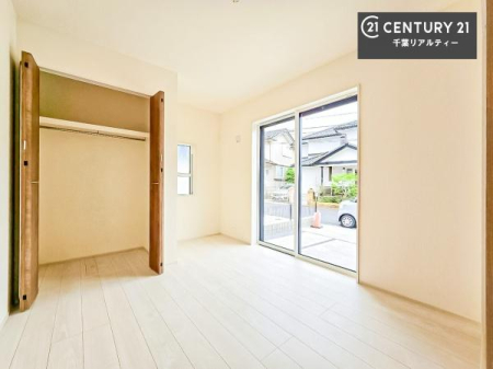 �m�� �V���v���Ƀf�U�C������Ă��邽�߁A�Ƌ��I�т܂���I
���C�ɓ���̉Ƌ��u���Ă��낰���Ԃ���邱�Ƃ��ł��܂��B
