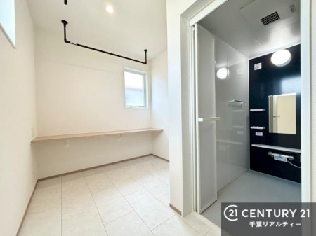 ���ʑ�E���ʏ� �����h���[�X�y�[�X�t���I�L�X���Ă���̂Ő���@�̂ق��ɓ��p�i�̎��[���b�N���̃X�y�[�X�����܂�܂��I���������₷���Ԏ��I