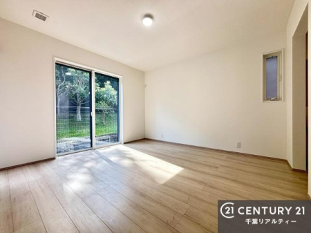 �Q�� 2�ʍ̌����m�ۂ������邢�����́A���ʂ����ǂ��A���邭��ϋ��S�n�̗ǂ���ԂƂȂ��Ă���܂��B�����b�N�X���ĉ߂�����S�n�̗ǂ��������ł��I���̖ڊo�߂��X�b�L�����܂��ˁI