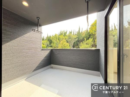 �o���R�j�[ �C���i�[�o���R�j�[�I�������t���Ă���̂ŁA�}�ɉJ���~���Ă��G��ɂ������S�I�������������J�b�g���Ă����̂ŁA���V�C�̗ǂ����́A���O�֏o�Đ[�ċz����̂��悳�����ł��I