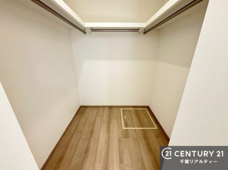 ���[ �E�H�[�N�C���N���[�[�b�g�t���ł��B��������̂��m���Ȃǂ����[���Ă��������ł��ˁI���ɂ���@�������ȂǋG�ߕ��̑傫�ȉƓd�����[�ł��܂��B