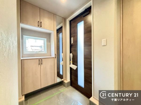 ���� �~���[�t���V���[�Y�{�b�N�X�t���Ȃ̂ŁA���ւ��Еt�����|�������₷���ł��I
�X�b�L���������ւŌ˂��J�����u�ԁA�������̂���S�n������Ԃ��o�}���Ă���܂��B