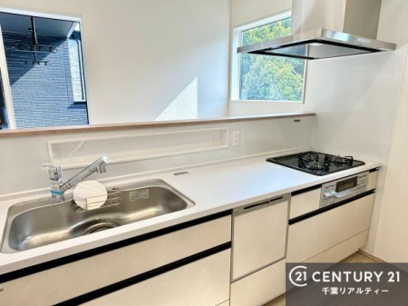 �L�b�`�� ���邢���Ɗ��C��t���̃L�b�`���Ȃ̂ň��S���ăK�X���g�p�ł��܂��I
���ȏL�����ǂ��o���Ă���ĉq���I�ȃL�b�`�����ۂĂ܂��ˁI
