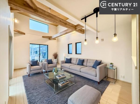 ���r���O �Ƌ��CG�p�[�X�ł��B�J�����̂���L�XLDK�I�\�t�@�[��_�C�j���O�e�[�u����u���Ă������ɂȂ�Ȃ��̂ŉ��K�ɉ߂����܂��I�R�~���j�P�[�V���������₷�����r���O�ł��I