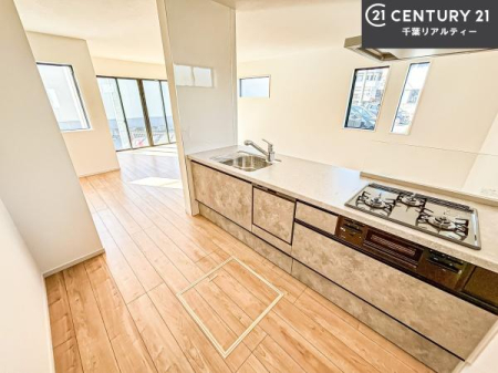 �L�b�`�� ��Ƃ肠�钲���X�y�[�X�ō�Ƃ����₷�����K�ȃL�b�`���ł��I
���q�l�ƈꏏ�ɂ��َq������y���߂�L�X�X�y�[�X�ł��B�y�����������ԂɂȂ肻���ł��ˁI