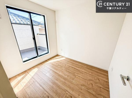 �m�� �o���R�j�[�ɖʂ��Ă���m���ł��B���邭�����肪����A���C����������ł��܂��I���N���āA�O�ɏo�Ĕw�L�т����[�ċz�����ǂ������}������邱�Ƃ��ł��܂��B