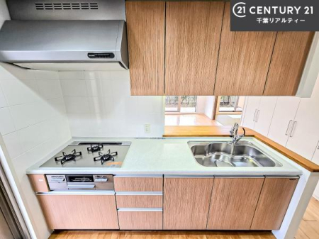 �L�b�`�� ��Ƃ����₷���V�X�e���L�b�`���ł��I���[����������t���Ă���̂ŁA�����X�y�[�X�ɕ���u���Ȃ��čςނ̂ŁA�L�X�g���āA���K�ɍ�Ƃ��ł��܂��I