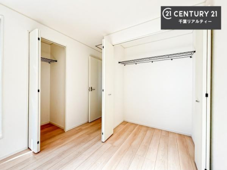 �q������ ���[�X�y�[�X�����Ă��܂��I�������X�b�L�����ڂ��鎖���ł��܂��ˁB
�Ƌ��I�΂Ȃ��V���v���ȃf�U�C���ׁ̈A�Ƌ��I�΂����C�ɓ���̋�ԍ�肪�ł������ł��ˁB