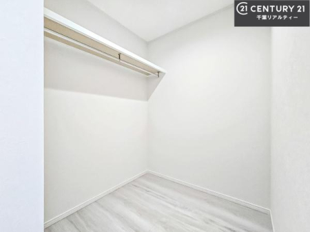 ���[ �E�H�[�N�C���N���[�[�b�g�t���ł��B��������̂��m���Ȃǂ����[���Ă��������ł��ˁI���ɂ���@�������ȂǋG�ߕ��̑傫�ȉƓd�����[�ł��܂��B