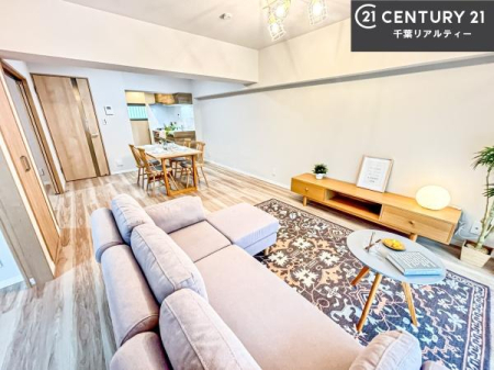 ���r���O ��؂ȉƑ����W�܂邩�炱��LDK�ɂ͂�����肽���B
�q�����������C�ɏ΂��Ȃ��瑖�����Ă���p�����������u�L���Ƃɂ��ėǂ������v�Ǝv���u�Ԃł��B