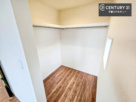 ���[ �E�H�[�N�C���N���[�[�b�g�t���ł��B��������̂��m���Ȃǂ����[���Ă��������ł��ˁI���ɂ���@�������ȂǋG�ߕ��̑傫�ȉƓd�����[�ł��܂��B