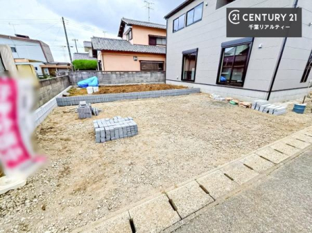 ���ԏ� ���ԃX�y�[�X��3�䕪����܂��I�Z�J���h�J�[�͂������A�o�C�N�⎩�]�ԂȂǂ��u���ꏊ�ɍ���܂���B