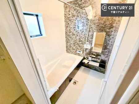 ���� �������������l�̕��͋C�̃o�X���[���́A�����o�Ă��ăo�X�^�C�����[���I
���d���撣���Ă��邲�J���ɂ��D�݂̓����̓����܂����āA�y����ł݂Ă͂������ł��傤���H