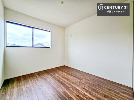 �m�� �V���v���Ƀf�U�C������Ă��邽�߁A�Ƌ��I�т܂���I
���C�ɓ���̉Ƌ��u���Ă��낰���Ԃ���邱�Ƃ��ł��܂��B
