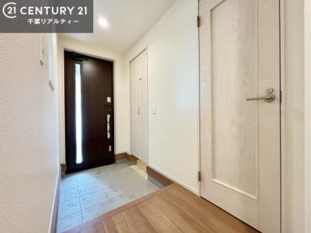 ���� ���ւ̃V���[�Y�{�b�N�X�́A���[�͗ǍD�ŌC���������萮���ł��邾���łȂ��A�㕔������I�Ƃ��Ċ��p�\�B���C�ɓ���̏�����O���[����u���΁A���q���}���邨�����ȋ�ԂɎd�オ��܂��I