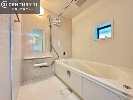 ���� �������������l�̕��͋C�̃o�X���[���́A�����o�Ă��ăo�X�^�C�����[���I
���d���撣���Ă��邲�J���ɂ��D�݂̓����̓����܂����āA�y����ł݂Ă͂������ł��傤���H